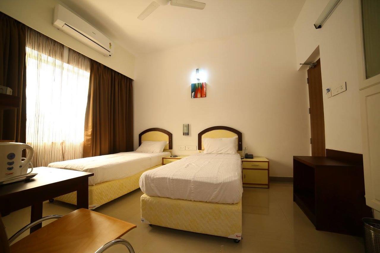 Hotel Captain Fisher Kochi Exteriör bild