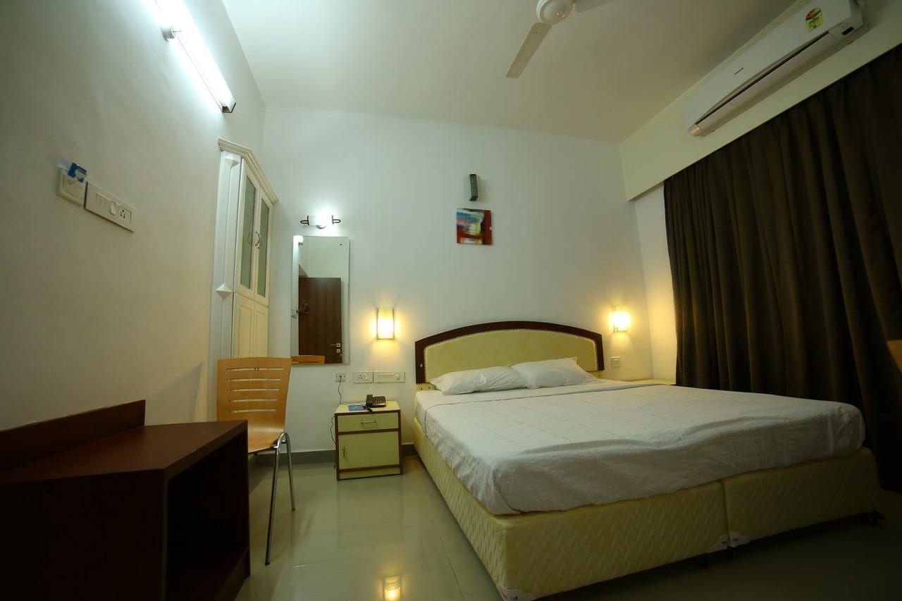 Hotel Captain Fisher Kochi Exteriör bild