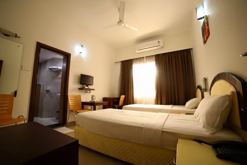 Hotel Captain Fisher Kochi Exteriör bild